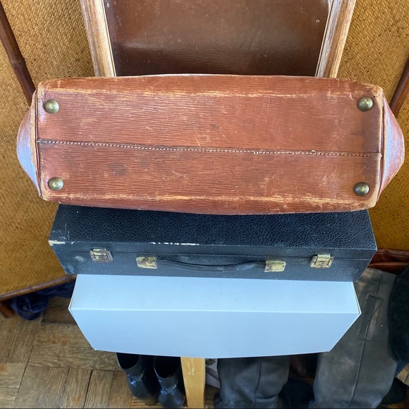 ❌SOLD❌ Vintage Brown Leather Doctors Purse - Picture 12 of 12